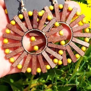 Sunburst yellow and wood earrings 💛